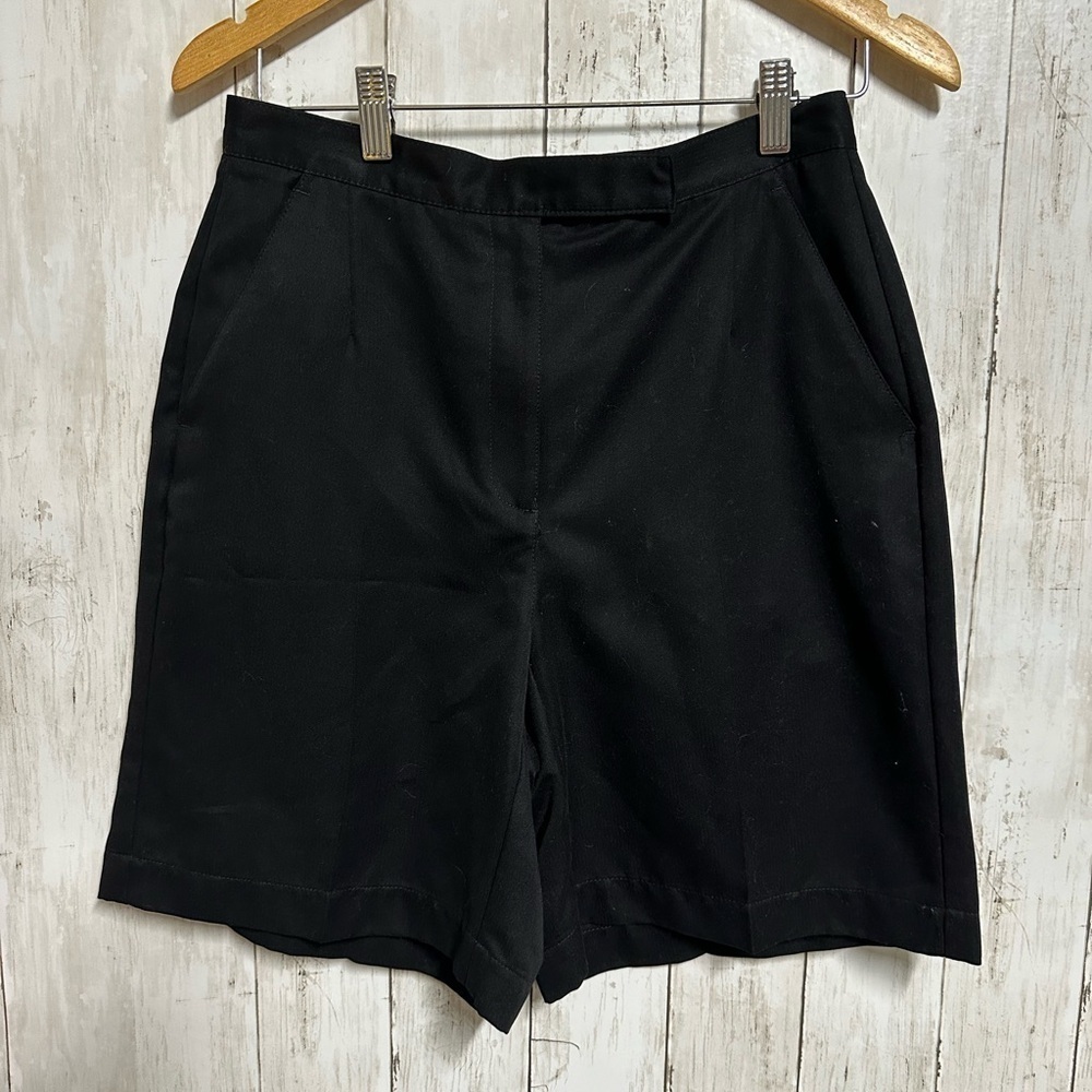 Liz Claiborne- LIZGOLF Black Shorts Size 10
